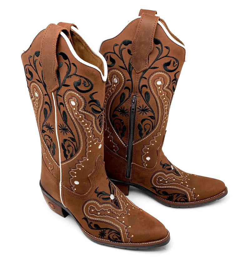 Texana Florência Bico Fino - Couro Crazy Horse Nescau | Bordados Preto, Bege e Branco