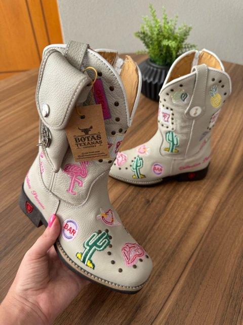 Texana Fabiana Infantil com Kit Canivete - Couro Floatter Branco/Bordado Símbolos