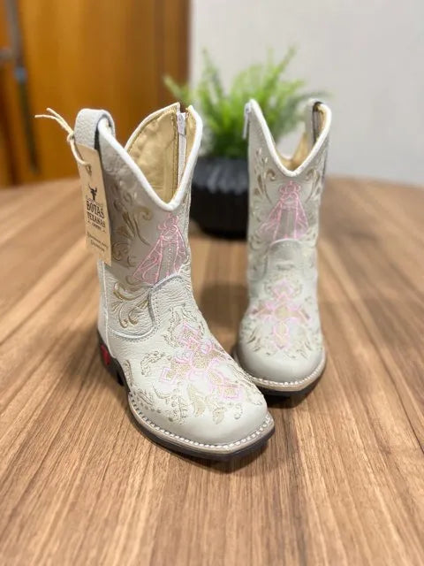 Texana Maria Infantil - Couro Off-White/Bordado Cruz e Padroeira Rosa Ramos Bege