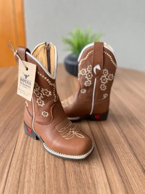 Texana Jordana Infantil - Couro Mustangue/Bordado Flores Bege