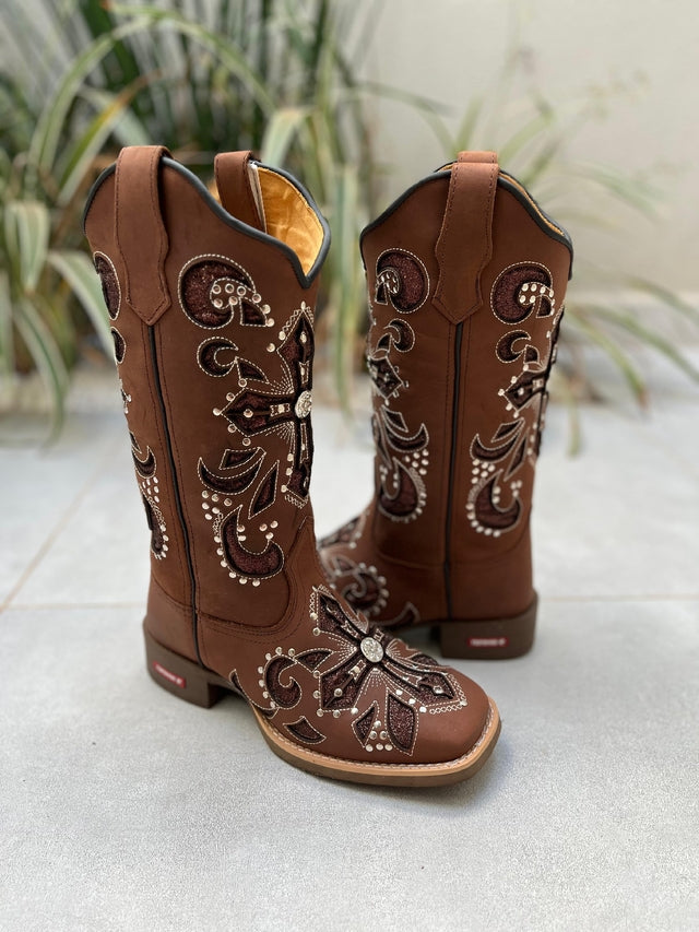 BOTA TEXANA LASER CRUZ BRIDÃO GLITTER MARROM COM METAIS COURO MARROM