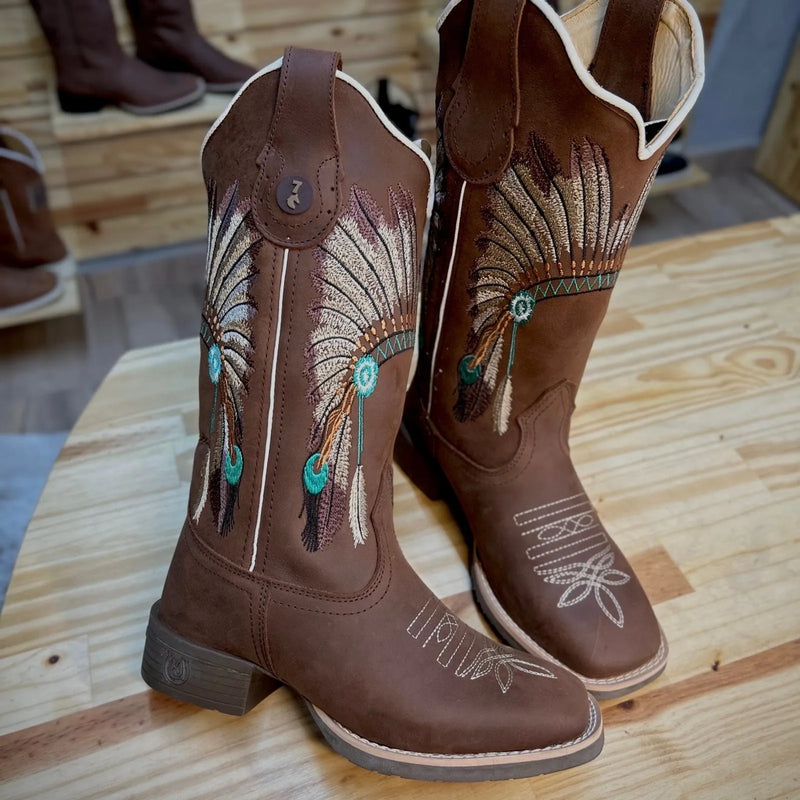 Texana Cocar Feminina 2.0 - Couro Crazy Horse Nescau | Bordados Bege e Verde